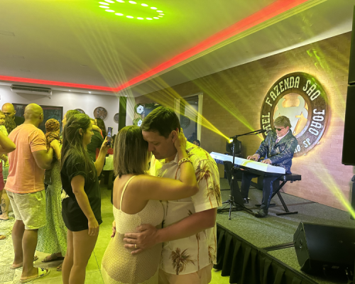 Casal em lua de mel no Resort